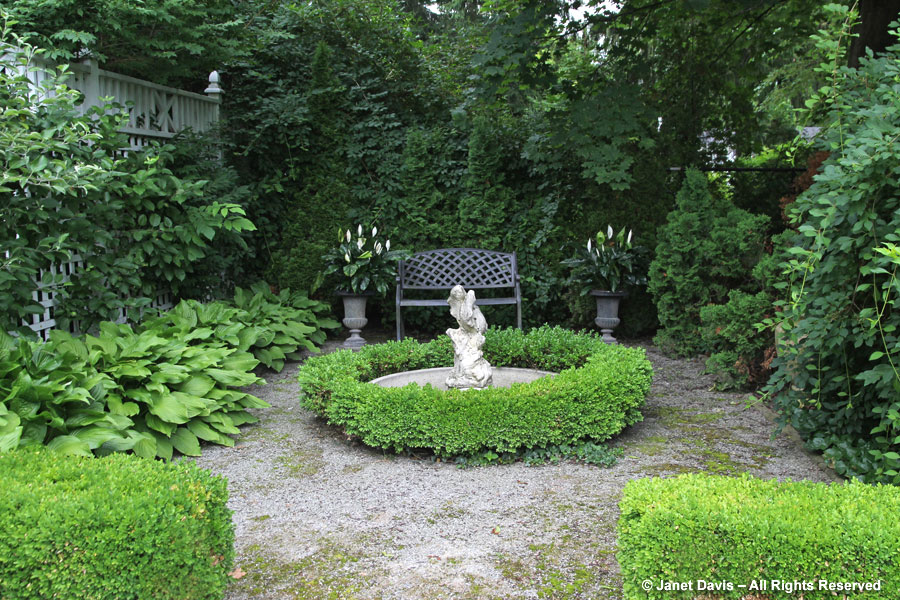 Fountain garden