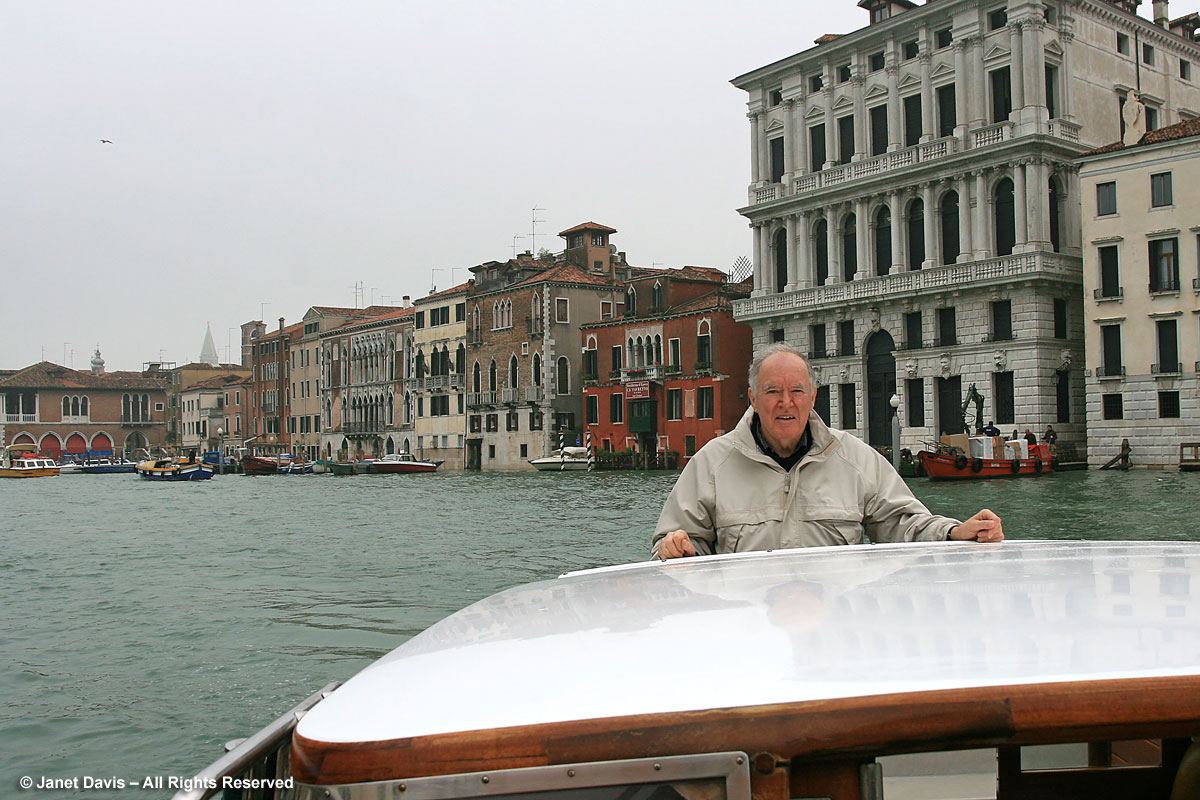 Water taxi to Murano1
