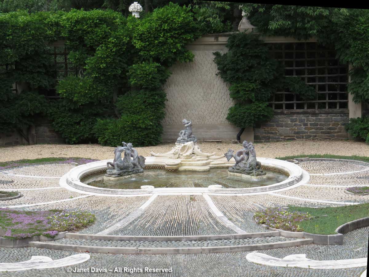 Dumbarton Oaks-Pebble Garden-Fountain