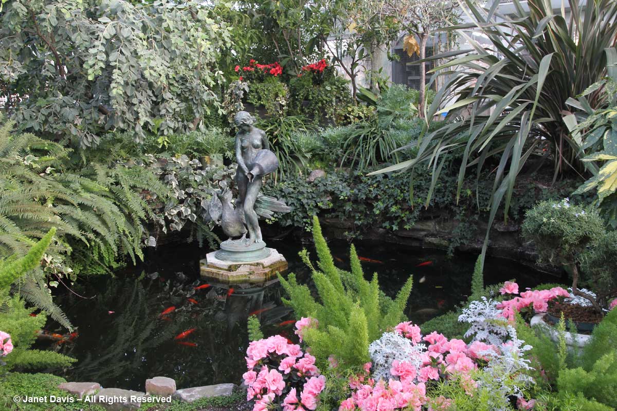 Allan Gardens-Pool & Fountain