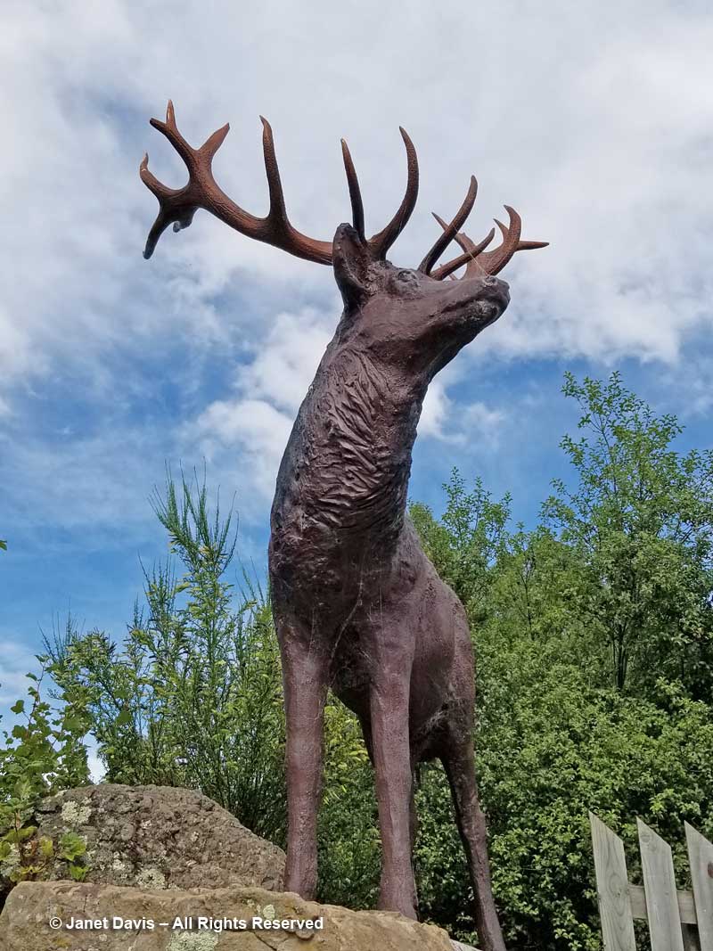 Mossburn-Deer stag statue